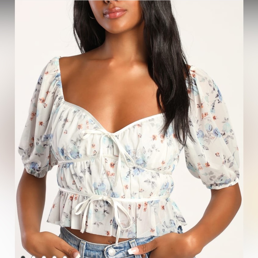 Ivory flora puff sleeve crop top